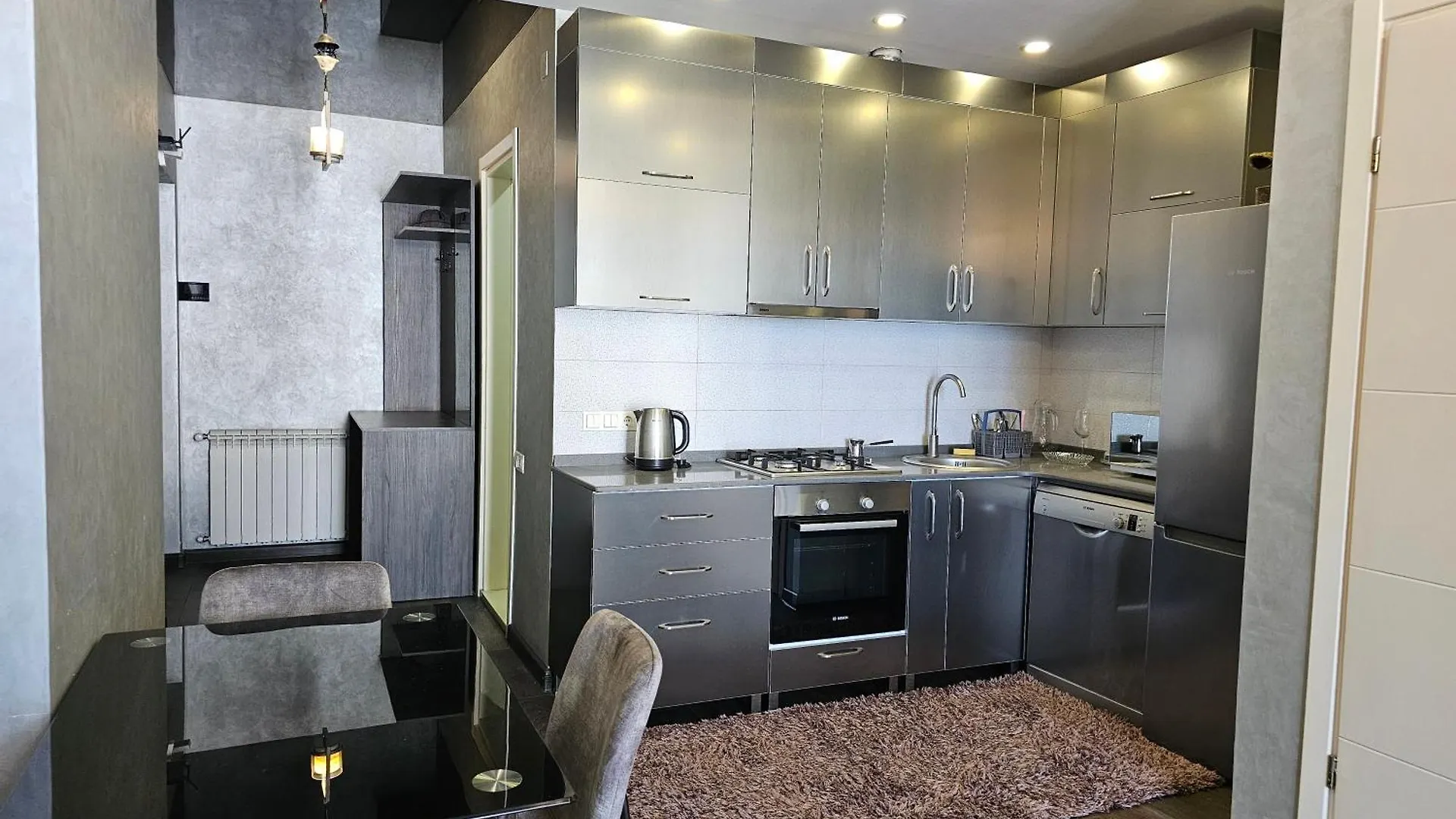 Batumi L&V Apartament 0*,  Georgia