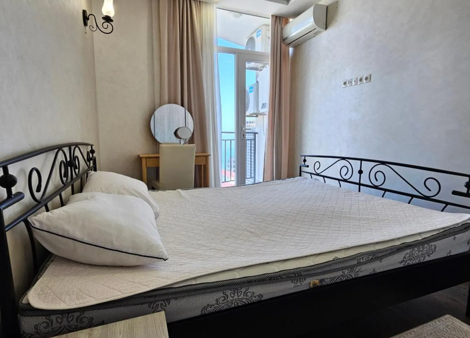 Apartment Batumi L&V Apartament